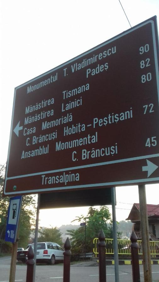 Apartament Casa Radu Novaci-Străini Zewnętrze zdjęcie