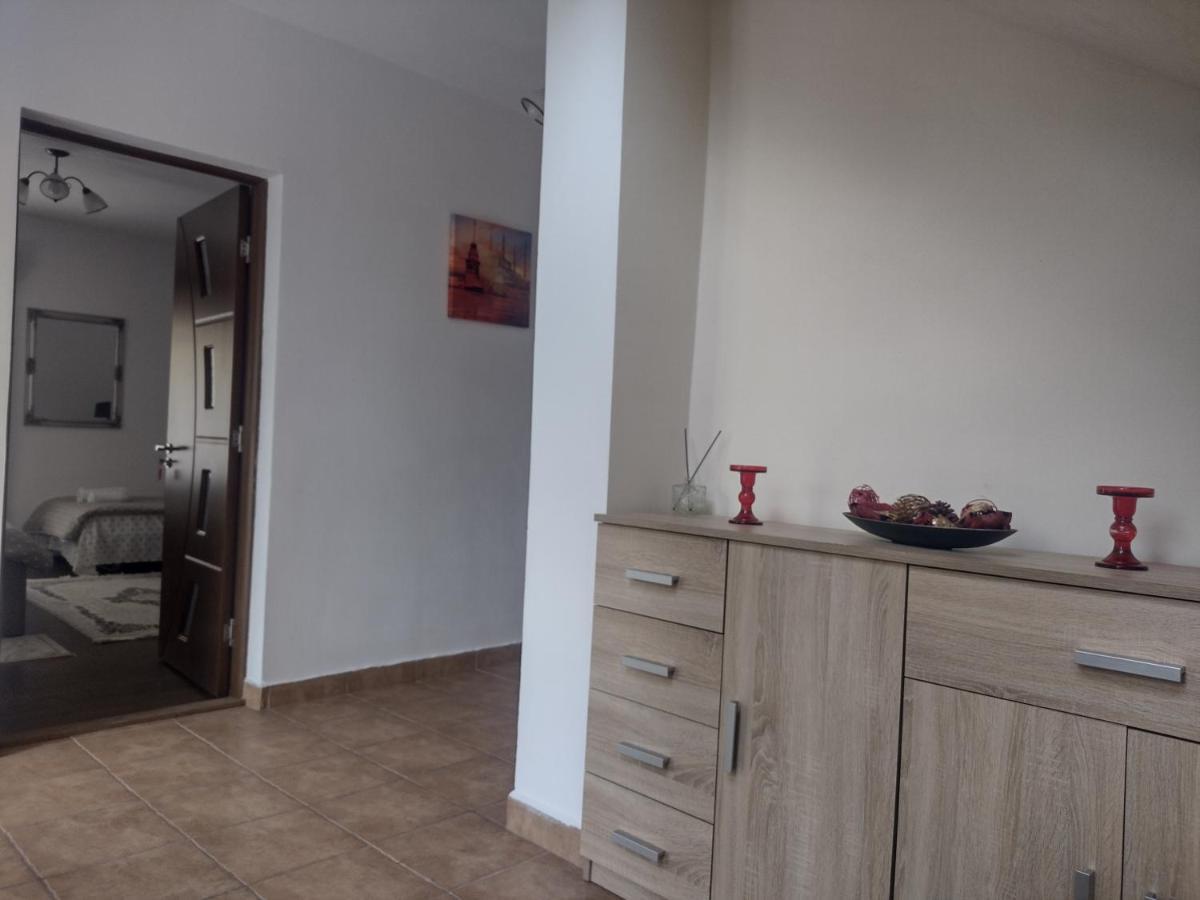 Apartament Casa Radu Novaci-Străini Zewnętrze zdjęcie