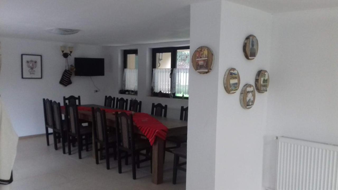 Apartament Casa Radu Novaci-Străini Zewnętrze zdjęcie