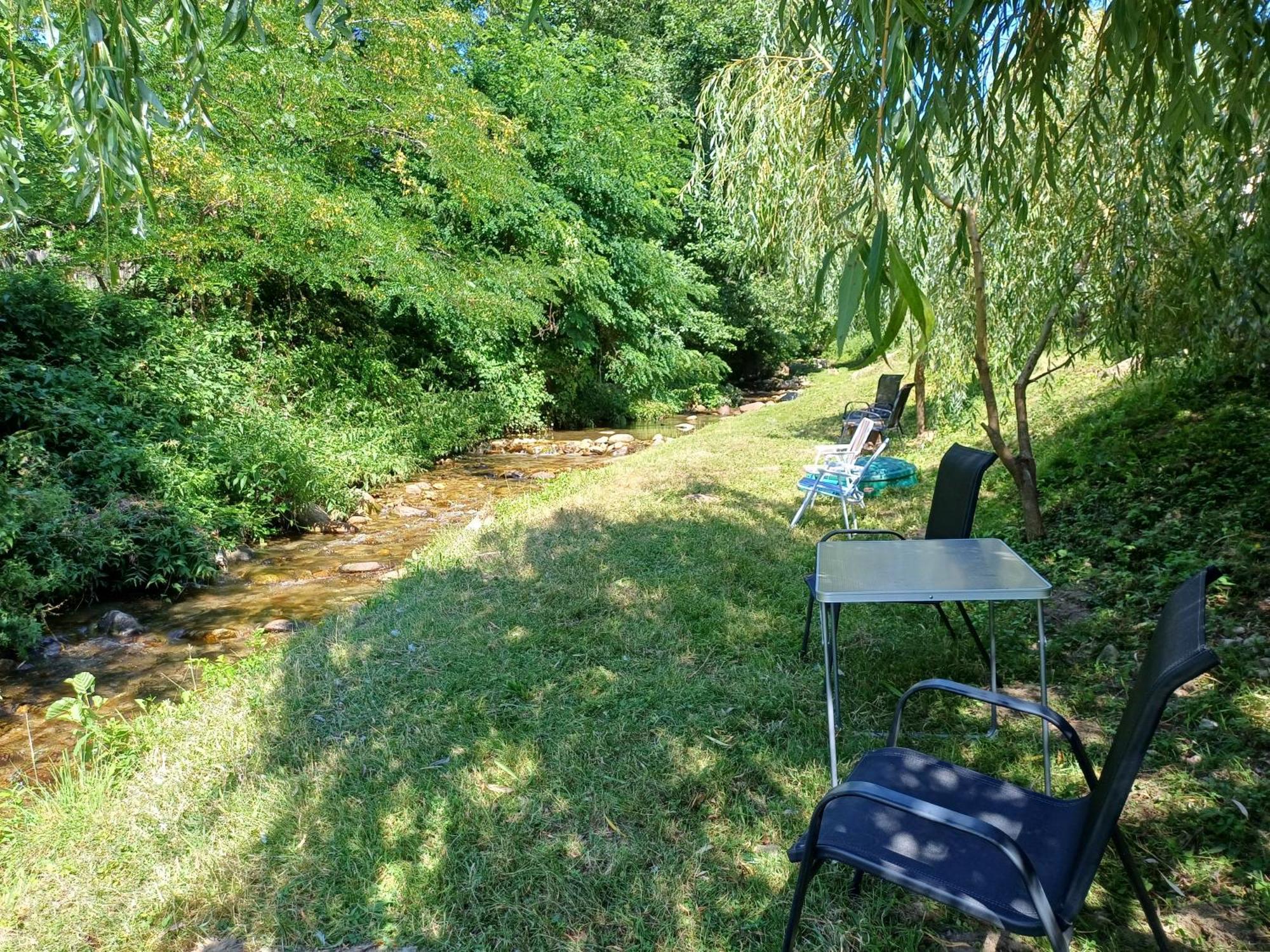 Apartament Casa Radu Novaci-Străini Zewnętrze zdjęcie